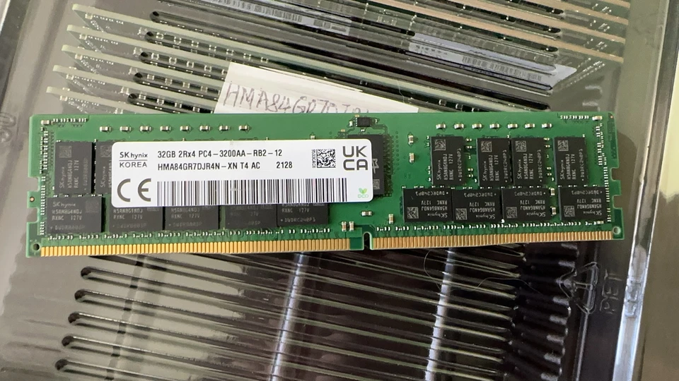 HMA84GR7DJR4N-XN HYNIX 32GB 2RX4 3200AA - Image 1 of 1