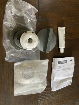 Delta Hydrachoice Cuerpo Redondo Spray Trim T50010-PN Níquel Pulido Foto 1 de 4