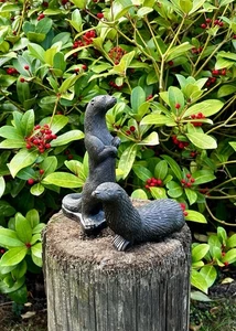 PAIR OF VINTAGE OTTERS FIGURINE ORNAMENT BRITISH WILDLIFE(ref M) - Picture 1 of 6