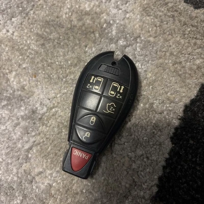 OEM  2016 DODGE CARAVAN KEYLESS REMOTE KEY FOB As Is No Key - Image 1 of 4