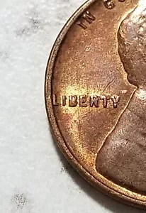 1957 D Denver U.S. Lincoln Wheat Penny BIN307 Die Chip Obverse - Picture 1 of 4