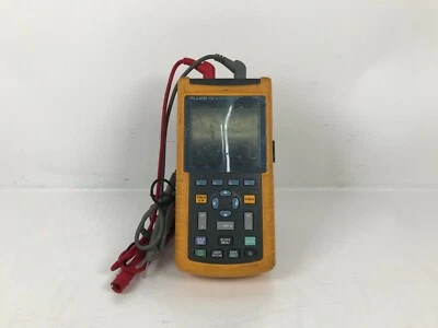 Fluke 123 Industrial ScopeMeter Scope Oscilloscope Multimeter - Image 1 of 4
