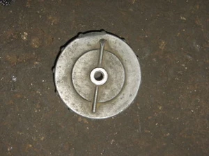 78 KAWASAKI SS440 INVADER SS 440 RH CARBURETOR CAP LID - Picture 1 of 2