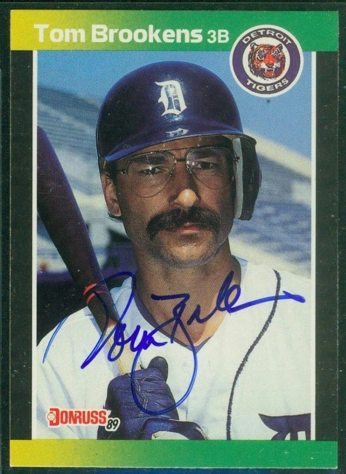 Original Autograph of Tom Brookens of the Detroit Tigers on a 1989 Donruss Card - Image 1 of 2