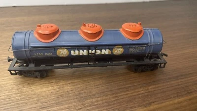 Vintage ROUNDHOUSE UNION 76 UCOX 10171 3-DOME TANK CAR  HO SCALE KD couplers - Image 1 of 4