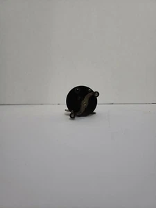 Vintage Unmarked Baitcaster Fishing Reel - Picture 1 of 5