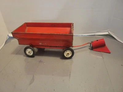 Press Steel 10.5" Long Red Tru Scale Wagon Forage Trailer w Chute - Image 1 of 4