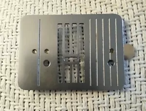 NEEDLE THROAT PLATE Brother VX847 VX857 VX860 VX870 VX880 VX890 alt 130967001 - Picture 1 of 3