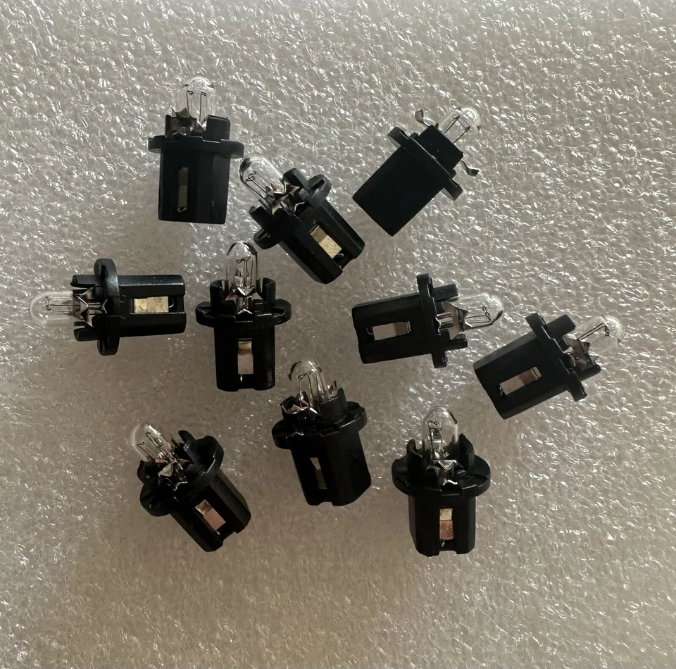 10 BRAND NEW PORSCHE 928 Instrument Cluster Bulbs 1.2W 62111368299 - Изображение 1 из 1