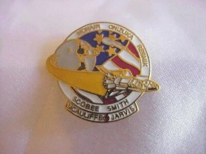 NASA Space Shuttle Lapel Pin McNair Onizuka Resnik Scobee Smith Jarvis - Picture 1 of 2