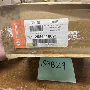 INTERNATIONAL VALVE 2586418C91 (NOS) - Picture 1 of 1