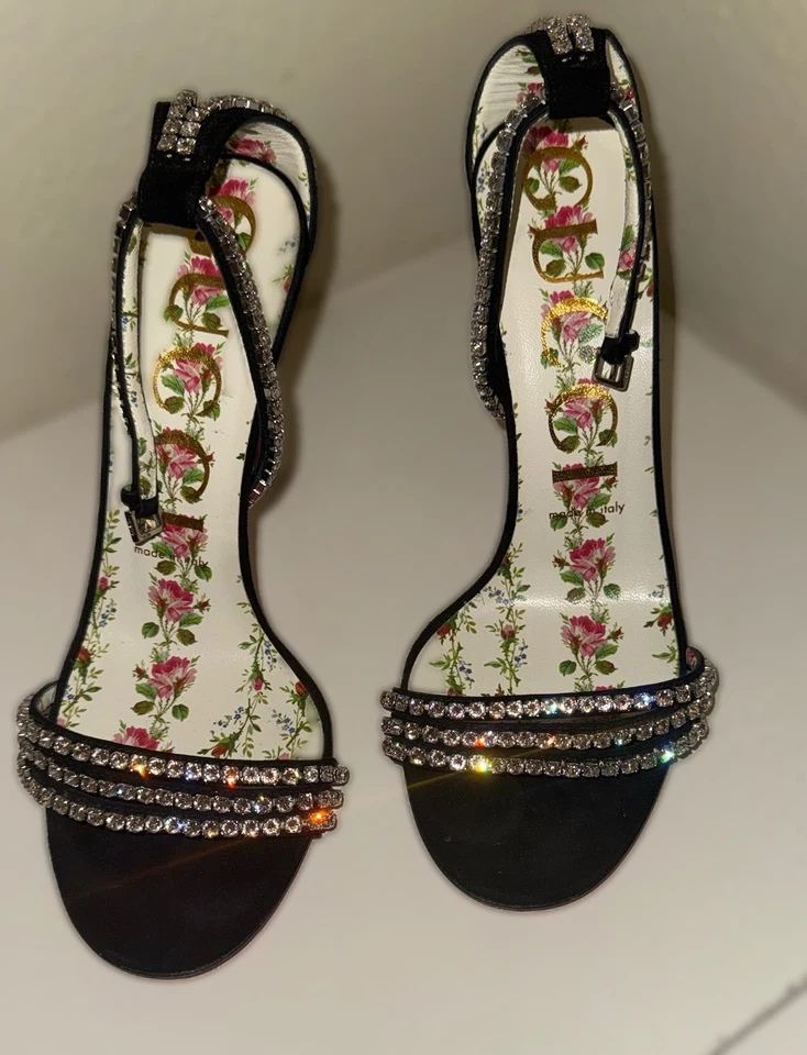 Gucci черная замша кристалл украшенный лодыжки ремни цветочный каблуки - Изображение 1 из 4