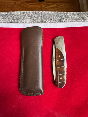 Navaja de bolsillo plegable W. D. Pease Kentucky nueva sin etiquetas, diseños grabados, borde dorado Foto 1 de 4