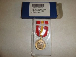 GENUINE US MILITARY MEDAL NATIONAL DEFENSE SERVICE WITH RIBBON BRAND NEW IN BOX - Picture 1 of 2