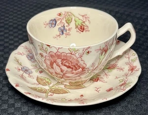 Taza y platillo Johnson Bros Rose Chintz hecho en Inglaterra sello rosa - Imagen 1 de 4