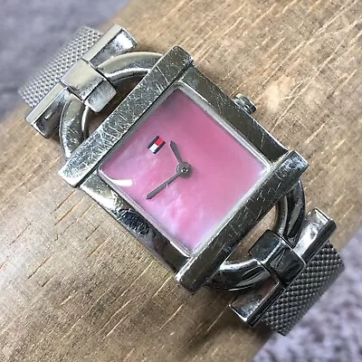 Tommy Hilfiger Mujer F80175 Vestido Cuadrante MOP Banda de Malla Plateada Reloj de Cuarzo 6 3/4" Foto 1 de 4