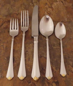 Oneida Golden Juilliard Cube One Place Setting Set Fork Stainless Flatware Lot B - Picture 1 of 6