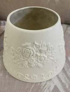YANKEE CANDLE LARGE JAR SHADE TOPPER CREAM EMBOSSED FLORAL DESIGNS - Picture 1 of 4