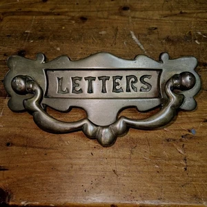 Antiguo buzón de latón Art Nouveau del siglo XIX llamador puerta delantera muebles  - Imagen 1 de 12