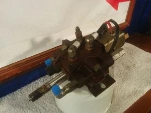 Tennant Hydraulic Control Valve 31575 For 2001 Tennant 550 Diesel Power Sweeper - Picture 1 of 1