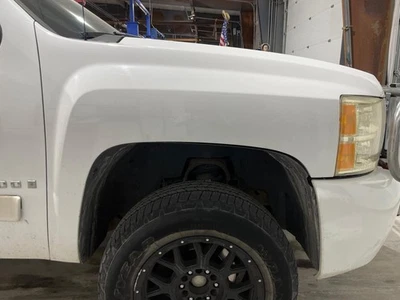 07-13 SILVERADO1500 Fender Front new style RHOlympic White-50U - Image 1 of 4