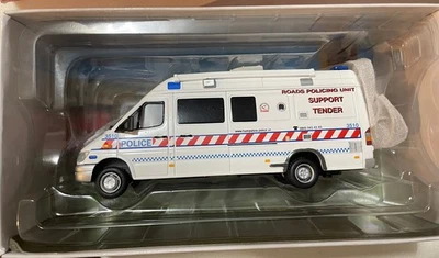 1/43 Scale Fire Brigade Models  - 02-04 Mercedes Sprinter Van Hampshire police  - Image 1 of 4