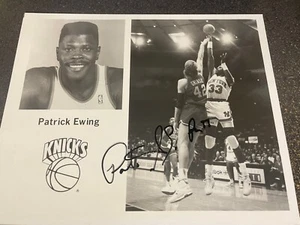 FOTO AUTOGRAFIADA PATRICK EWING DEL CORY B. COLECCIÓN IMAGEN MUY BONITA - Imagen 1 de 1