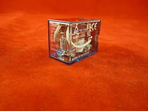 Relé de doble potencia en miniatura Omron LY2-J AC24 - Imagen 1 de 3