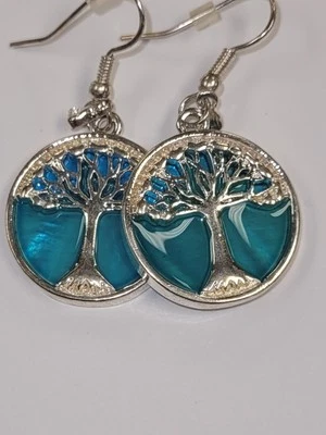 Pendientes de gancho colgantes de esmalte turquesa árbol de la vida en tono plateado Foto 1 de 4