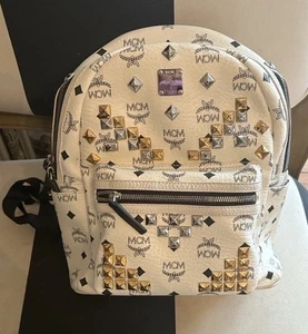 MCM Authentic Off White Visetos Studded Monogram Gold Silver Backpack Med Size - Bild 1 von 17