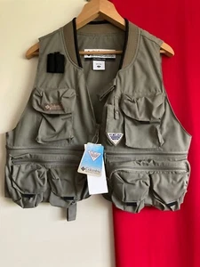 Columbia Men's BNWT size Small PFG Henry's Fork III Fishing Vest in Khaki - Picture 1 of 11