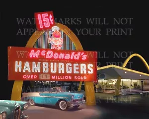 McDonald's década de 1950 restaurante y autos foto nocturna, 5x7 o solicita imágenes en un CD - Imagen 1 de 1