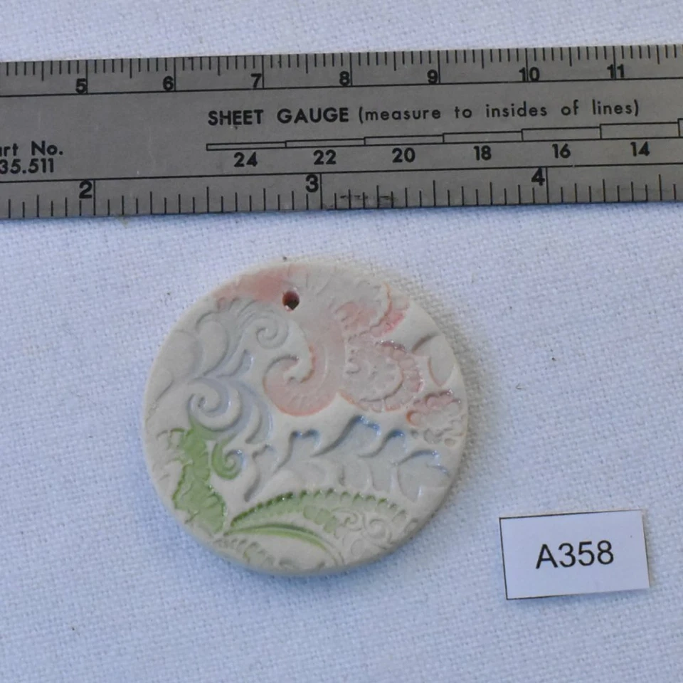 Colgante de porcelana hecho a mano Foto 1 de 1