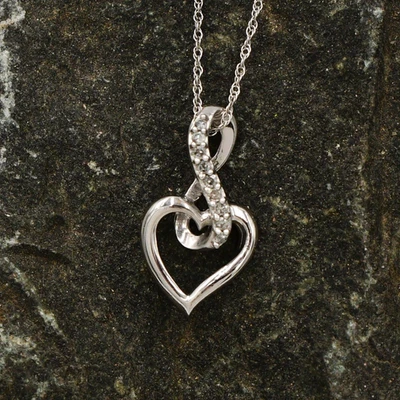 Collar de eslabones de cadena de amor con corazón de diamantes de oro blanco de 10k de 28" de largo Foto 1 de 4