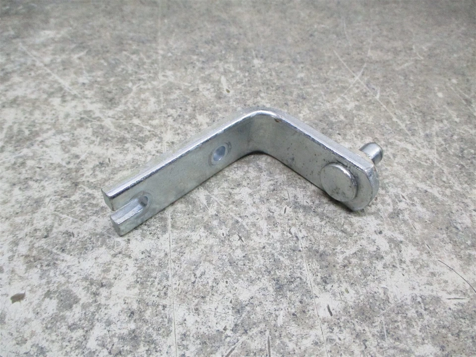 PIEZA DE BISAGRA DE REFRIGERADOR WESTINGHOUSE BLANCA # 5303917356 Foto 1 de 1