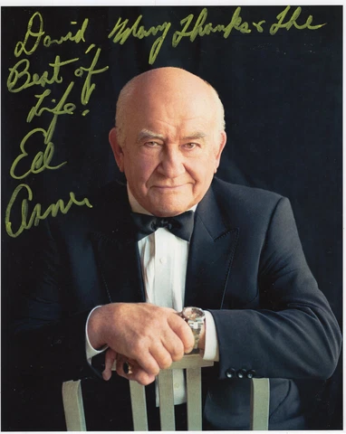 ED ASNER HAND SIGNED 8x10 COLOR PHOTO+COA      AMAZING POSE      SIGNED TO DAVID Cover