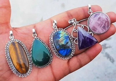 Lote de joyas colgantes hechos a mano enchapados en plata de ley 925 de cuarzo y mezcla de piedras preciosas Foto 1 de 2