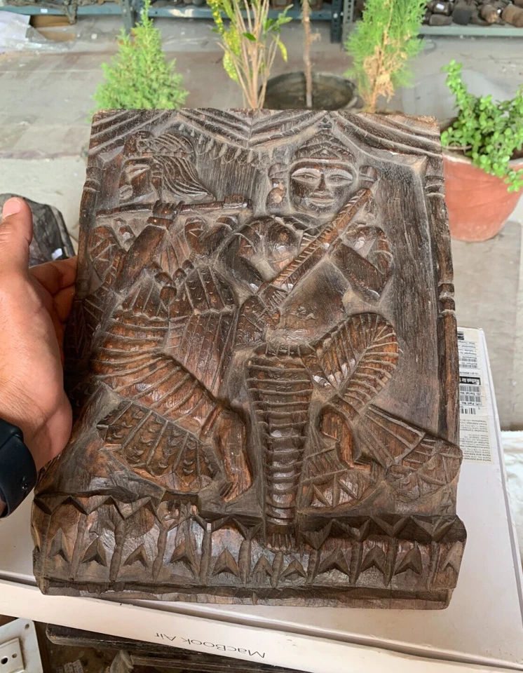 Marco colgante de pared antiguo de madera tallado a mano del siglo XVIII Señor Krishna decoración de panel" Foto 1 de 4