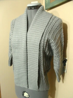 Novo com etiquetas BONGO Cardigã Suéter S Cinza Prata Crochê Frente Aberta Casulo Natal Gif - Imagem 1 de 4