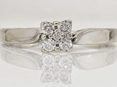 Anillo de compromiso Keepsake de oro blanco de 10 quilates 1/5 CTTW diamantes “encantados” talla 7 Foto 1 de 4