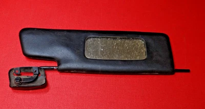 Parasol derecho TRIUMPH TR250 TR6 con soporte de montaje OEM 812751 812685 USADO Foto 1 de 4