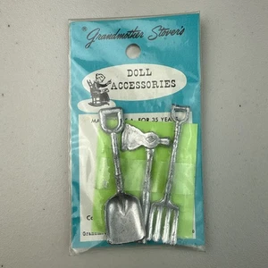 RAR Vintage Großmutter Stover's Mini Puppenhaus Gartengeräte Zubehör - Bild 1 von 3