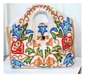 Bolso de mano con motivo floral hecho a mano con punta de cadena Ari de algodón de Cachemira - Imagen 1 de 4