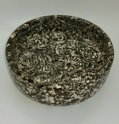 Resina epoxi y viruta de pintura, cuenco marrón y blanco, hecho en mi torno Foto 1 de 3