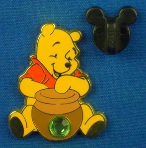 Pin Disney Piedra de nacimiento de agosto de Winnie the Pooh Hunny 12 meses de magia # 13117 - Imagen 1 de 4