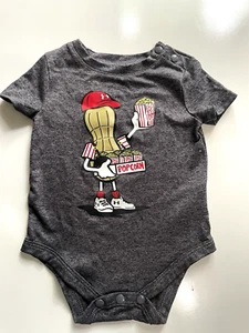 Under Armour Kleinkind Einteiler Größe 3-6 Monate Druckknopf Baseball/Popcorn/Erdnuss - Bild 1 von 7