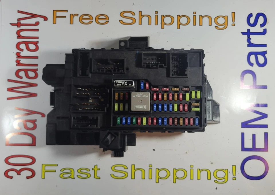 Unidade de relé caixa de fusíveis 2011-2013 BL1T 15604 AA Ford Expedition Lincoln Navigator - Imagem 1 de 3