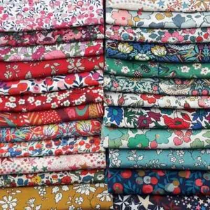 1 & 2 kg Jersey Fabric Remnants Assorted Printed and Plain Stretch Bundles - Picture 1 of 4