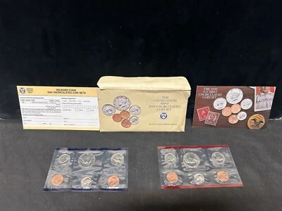 1990 P & D United States Mint Uncirculated Coin Set - Image 1 of 3