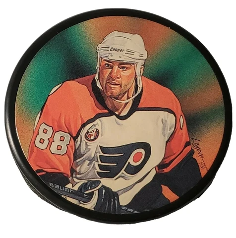 ERIC LINDROS #88 PHILADELPHIA FLYERS  NHL NHLPA 1996 RARE PHOTO VINTAGE PUCK GEM Cover
